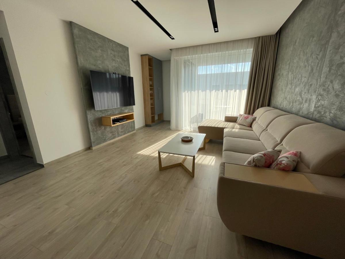 Greenbay Apartment With Free Parking Trencin Exterior photo