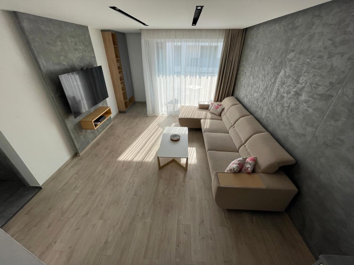 Greenbay Apartment With Free Parking Trencin Exterior photo