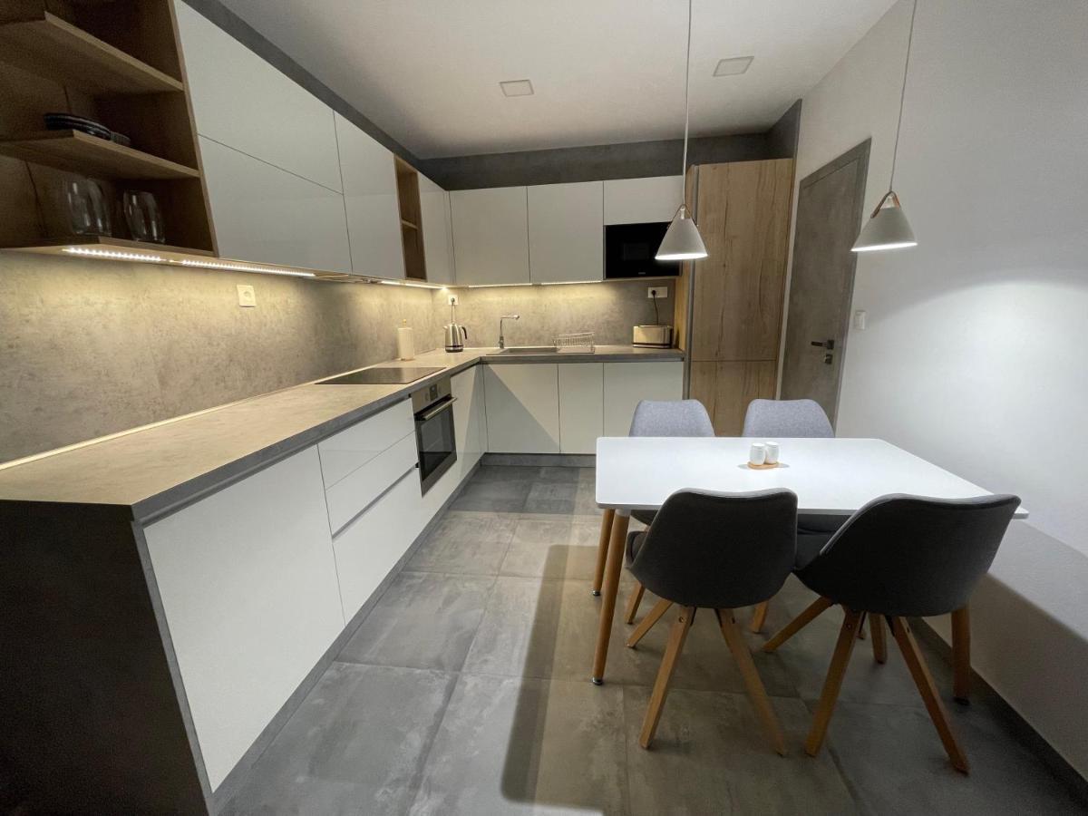 Greenbay Apartment With Free Parking Trencin Exterior photo