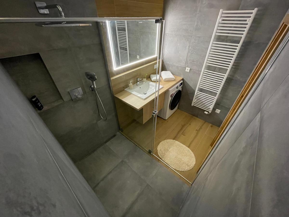 Greenbay Apartment With Free Parking Trencin Exterior photo