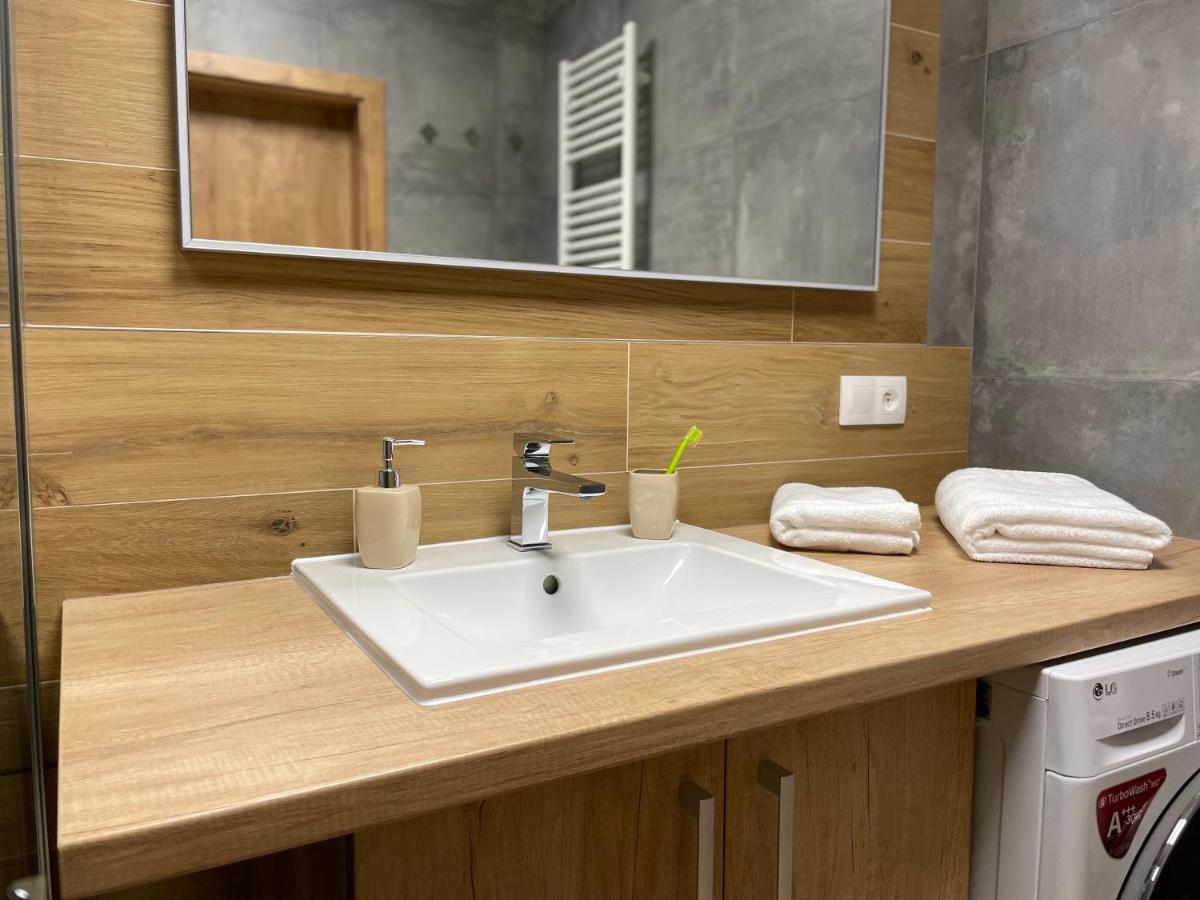 Greenbay Apartment With Free Parking Trencin Exterior photo
