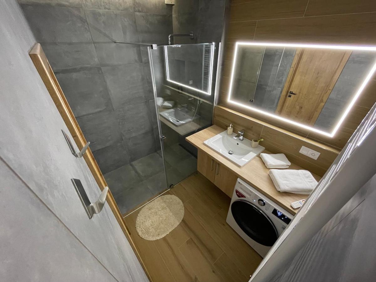 Greenbay Apartment With Free Parking Trencin Exterior photo